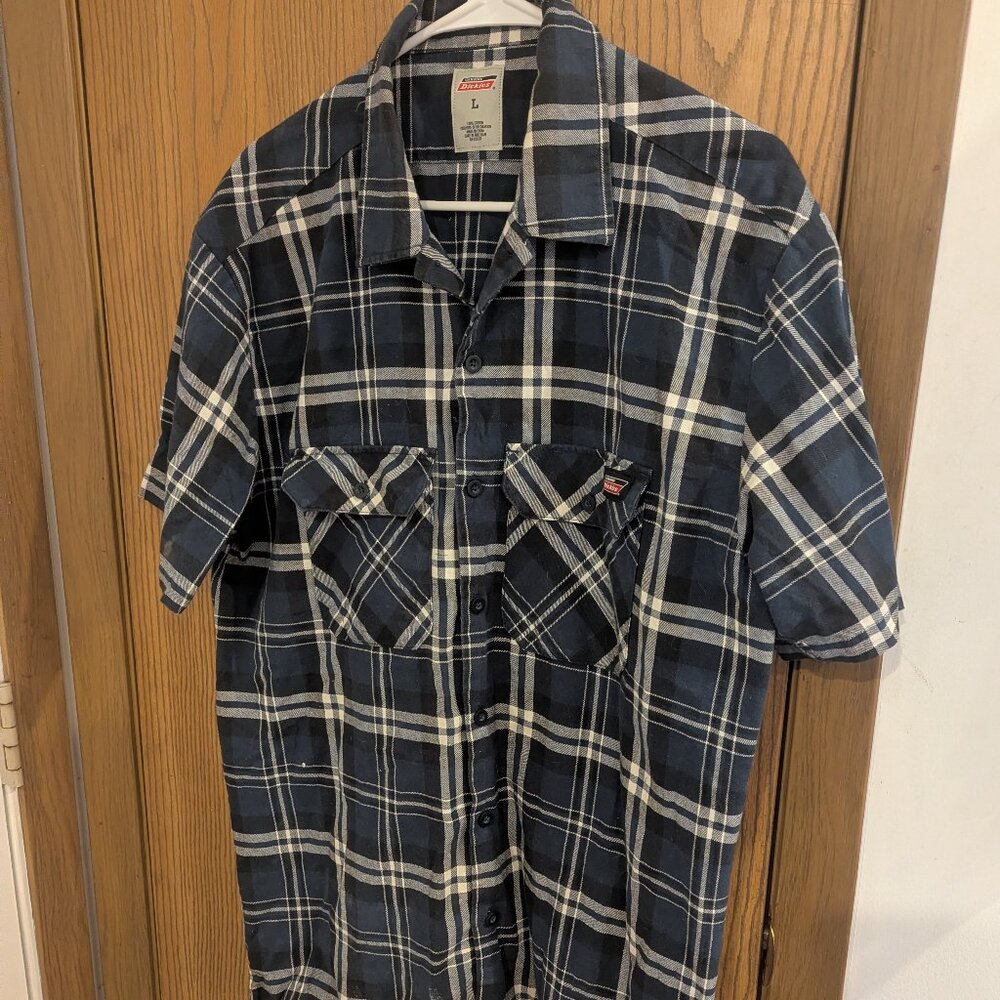 Dickies Plaid Button Down Short Sleeve Two Pocket Cotton Shirt-Large